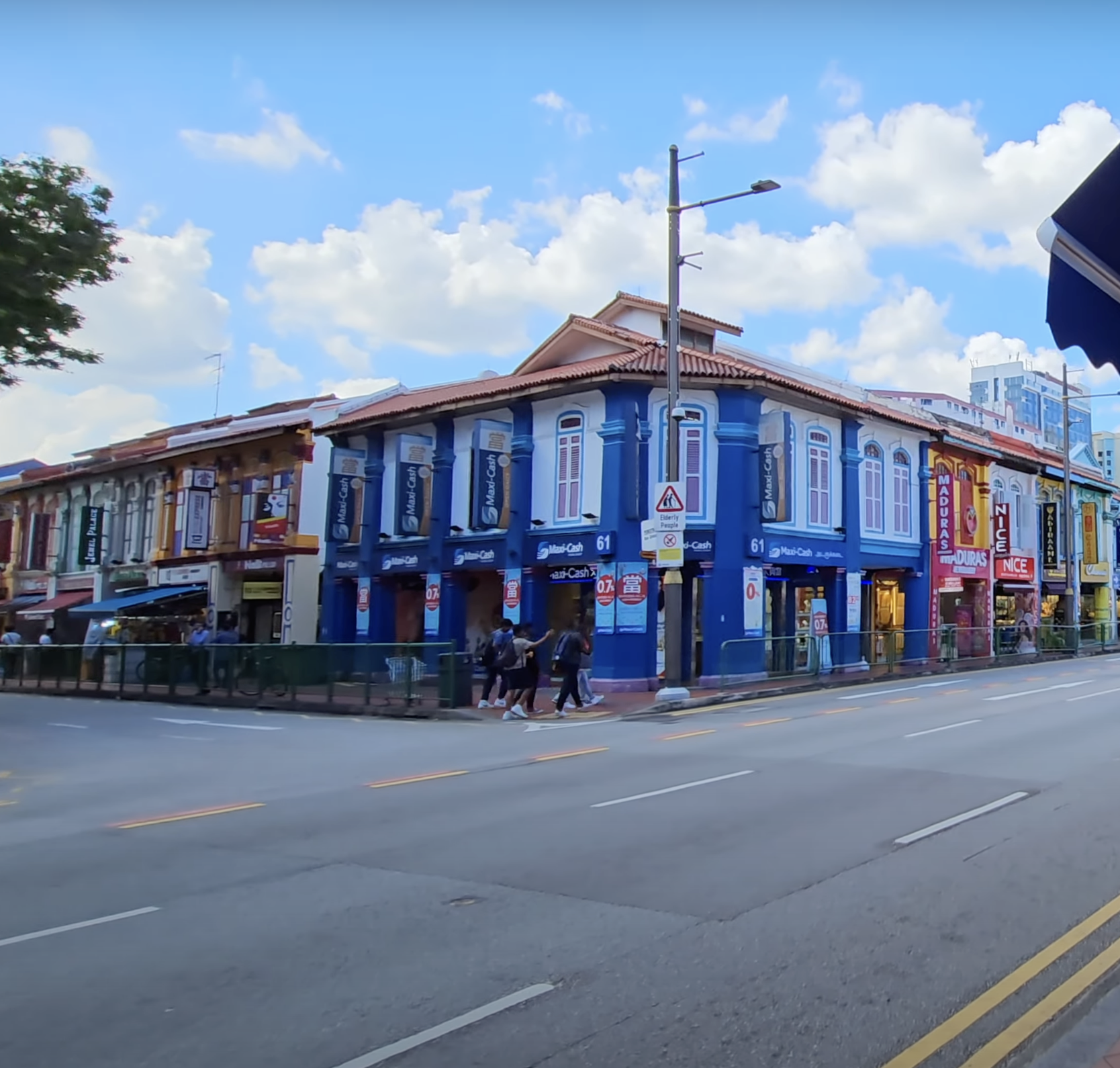🌺 Little India – Singapore’s Most Colorful Escape for the Senses