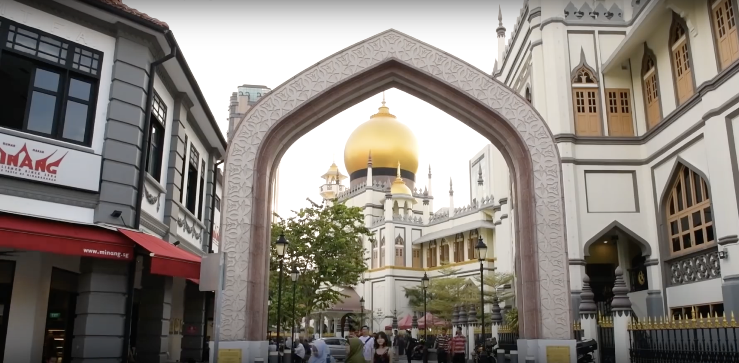 🌟 Kampong Glam – The Soulful Blend of Heritage, Hummus, and Hipster Vibes