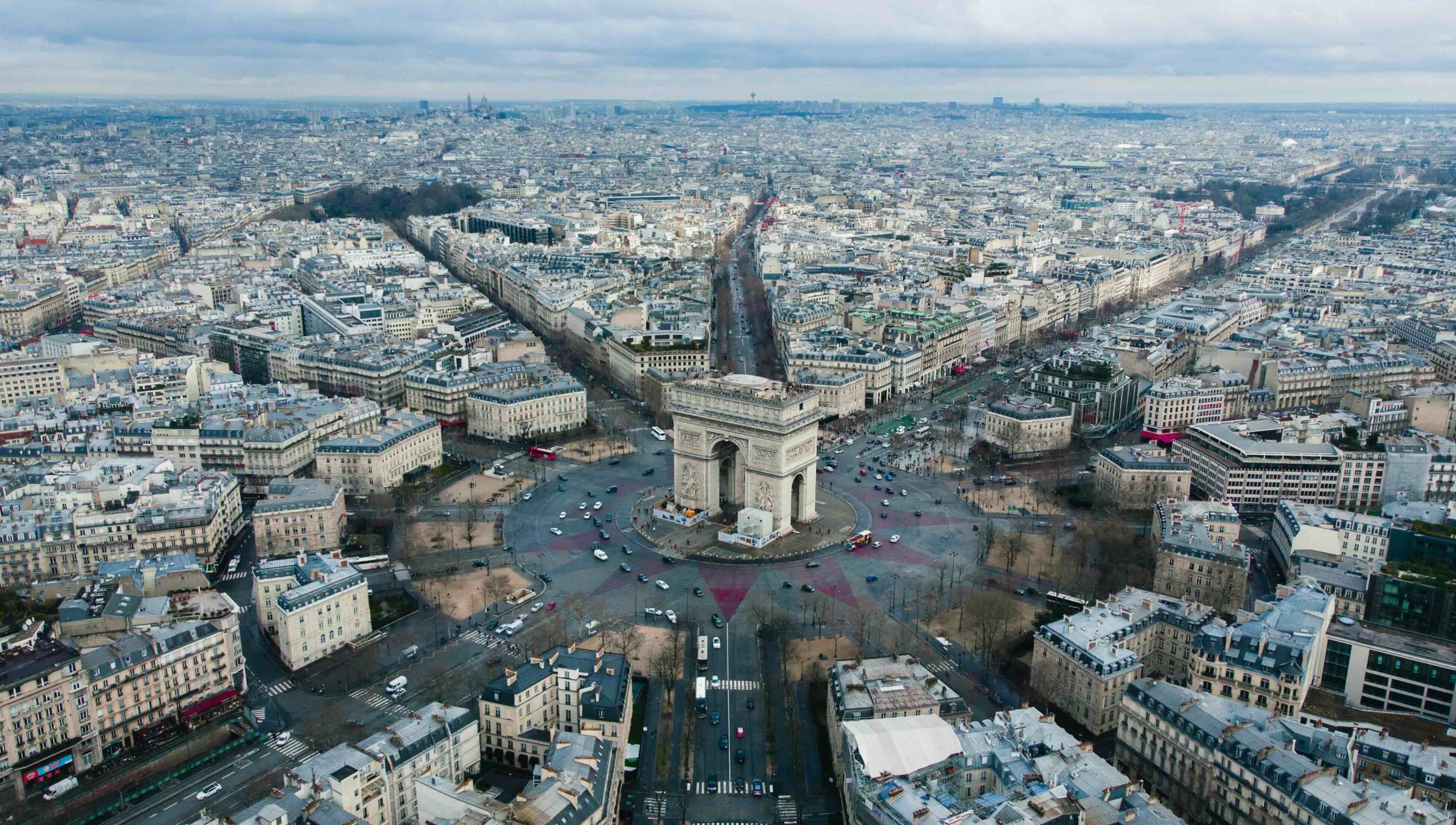 Champs-Élysées Start Line: Where the Paris Marathon Journey Begins